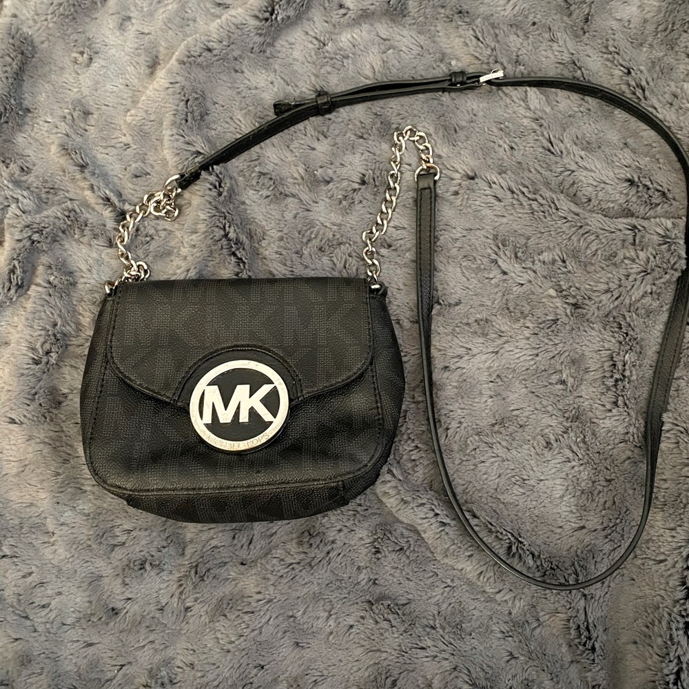 Black Michael Kors Crossbody🖤